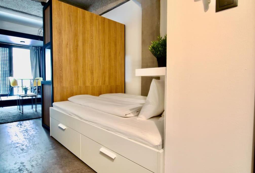 Studio Apartment By Hi5- Rottenbiller Apartment 부다페스트 외부 사진