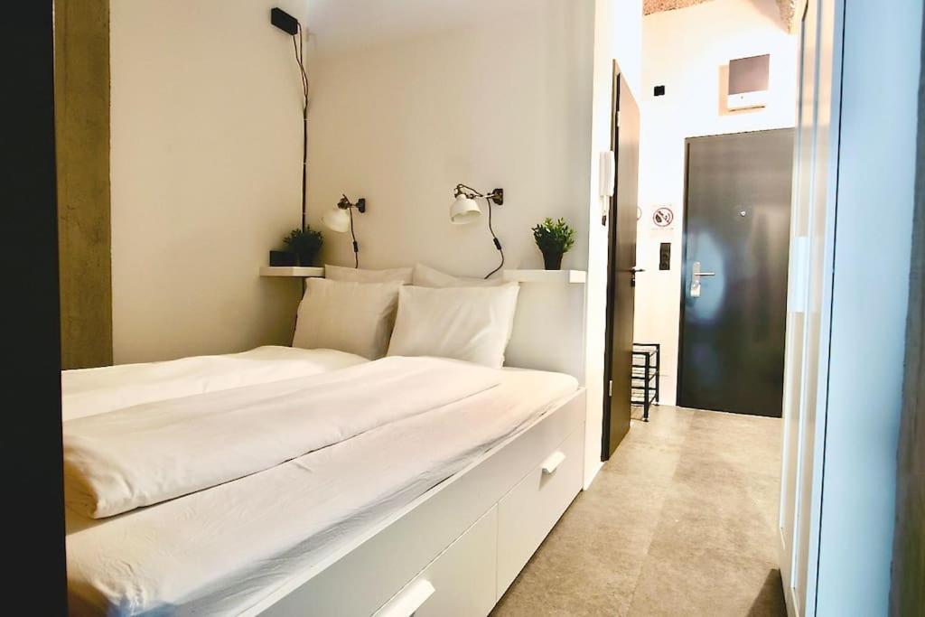 Studio Apartment By Hi5- Rottenbiller Apartment 부다페스트 외부 사진